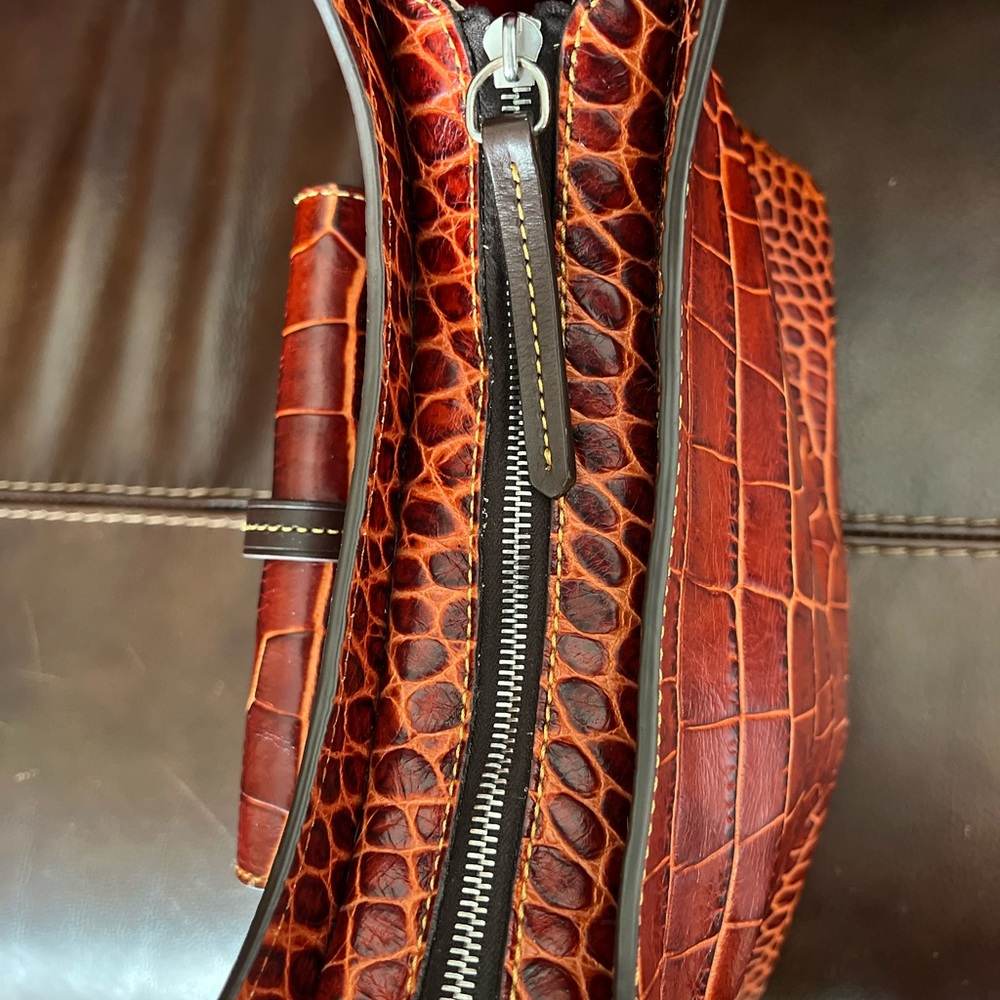 Dooney & Bourke‎ Savannah Croco Purse - Picture 3 of 9